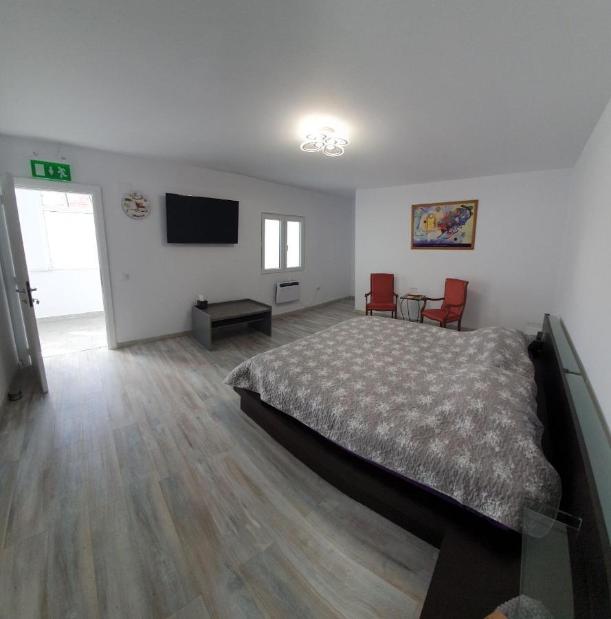 Hotel Casa Musceleana Câmpulung Zewnętrze zdjęcie