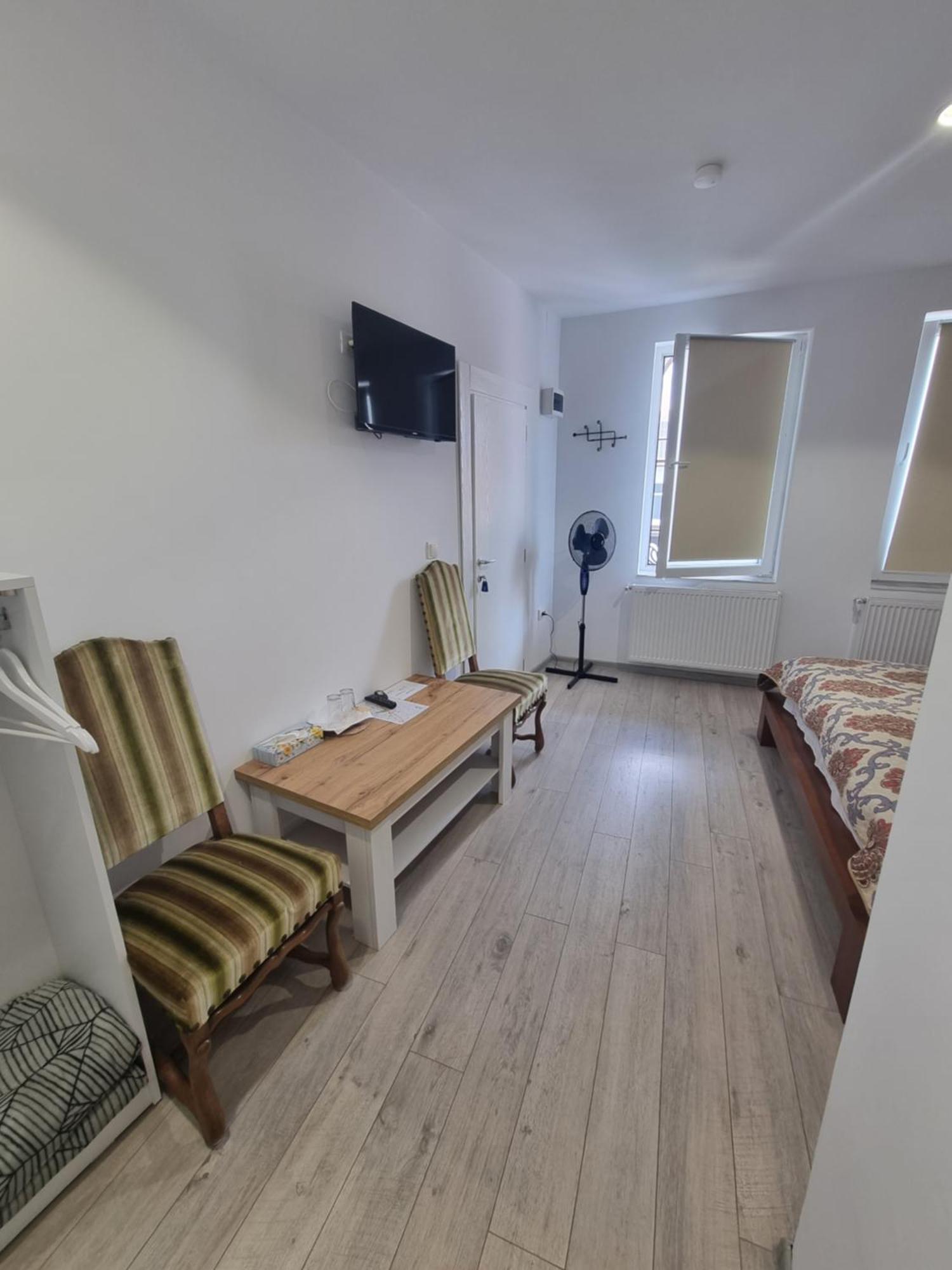 Hotel Casa Musceleana Câmpulung Zewnętrze zdjęcie