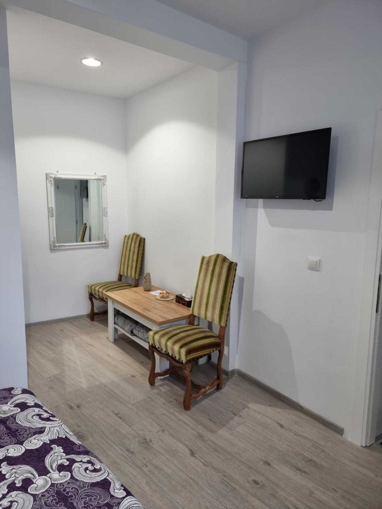 Hotel Casa Musceleana Câmpulung Zewnętrze zdjęcie
