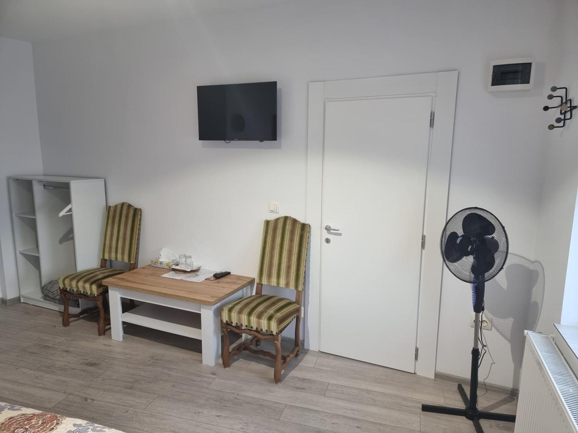 Hotel Casa Musceleana Câmpulung Zewnętrze zdjęcie