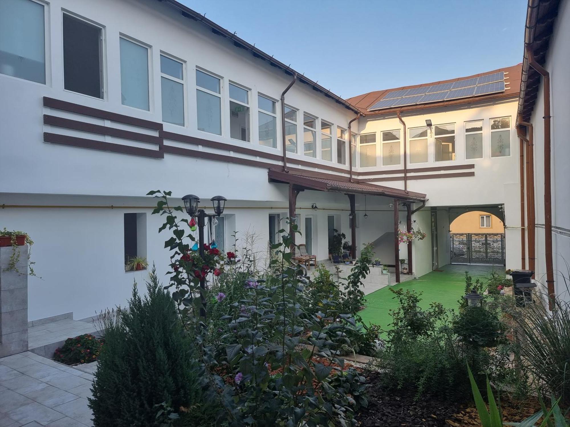 Hotel Casa Musceleana Câmpulung Zewnętrze zdjęcie