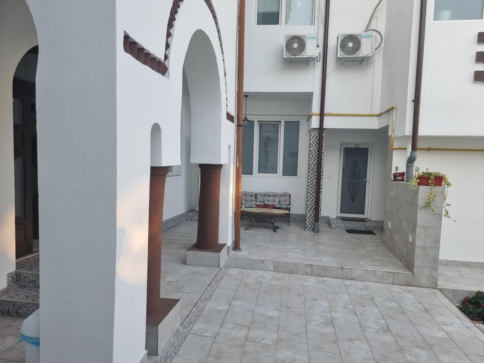 Hotel Casa Musceleana Câmpulung Zewnętrze zdjęcie