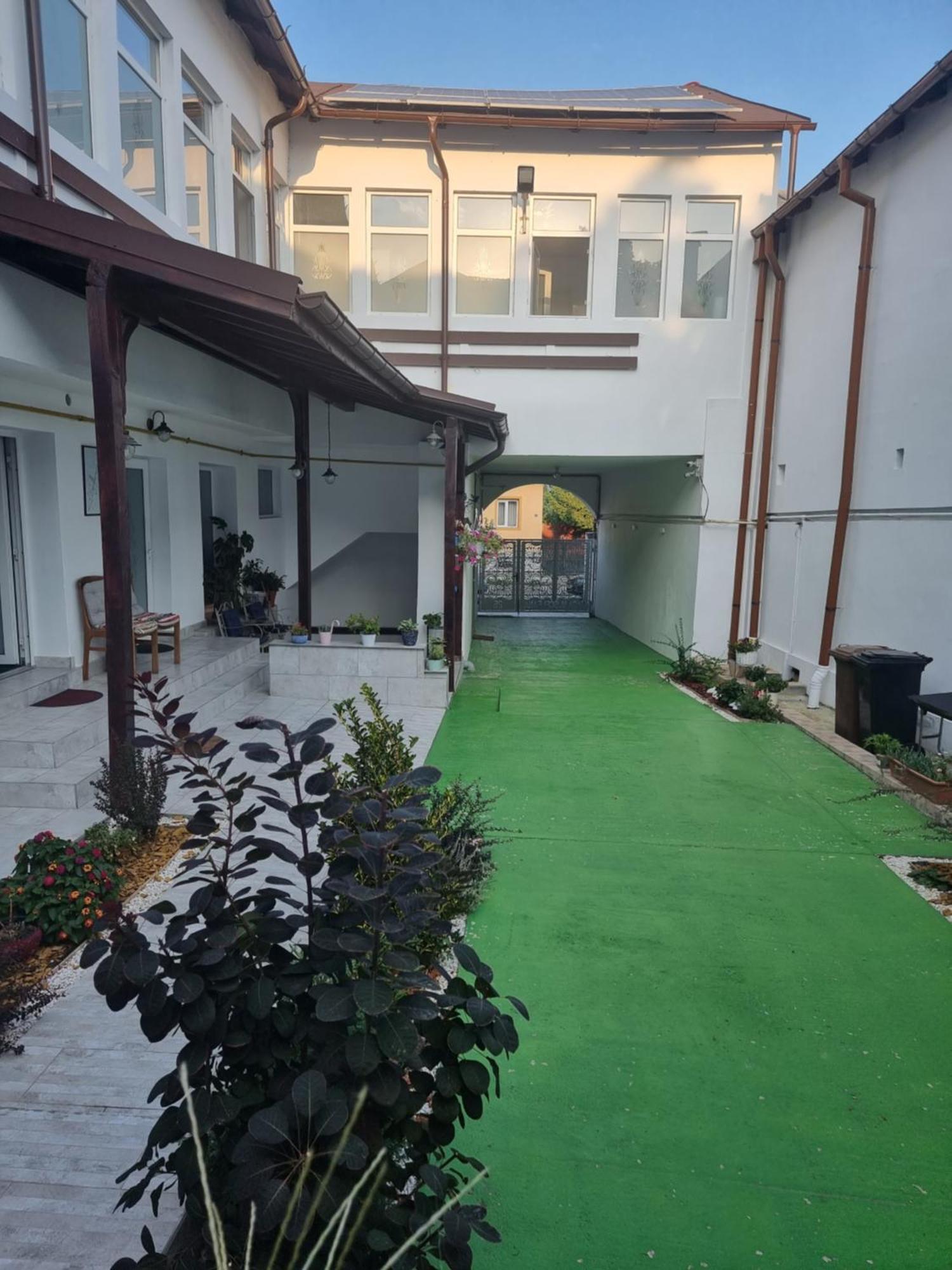 Hotel Casa Musceleana Câmpulung Zewnętrze zdjęcie