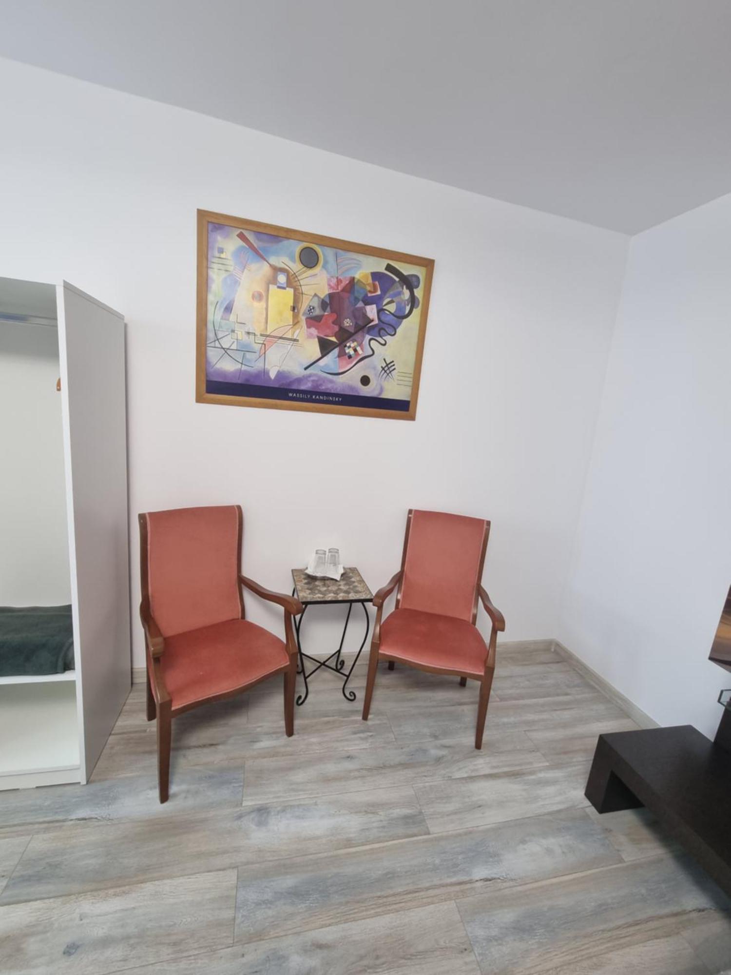 Hotel Casa Musceleana Câmpulung Zewnętrze zdjęcie