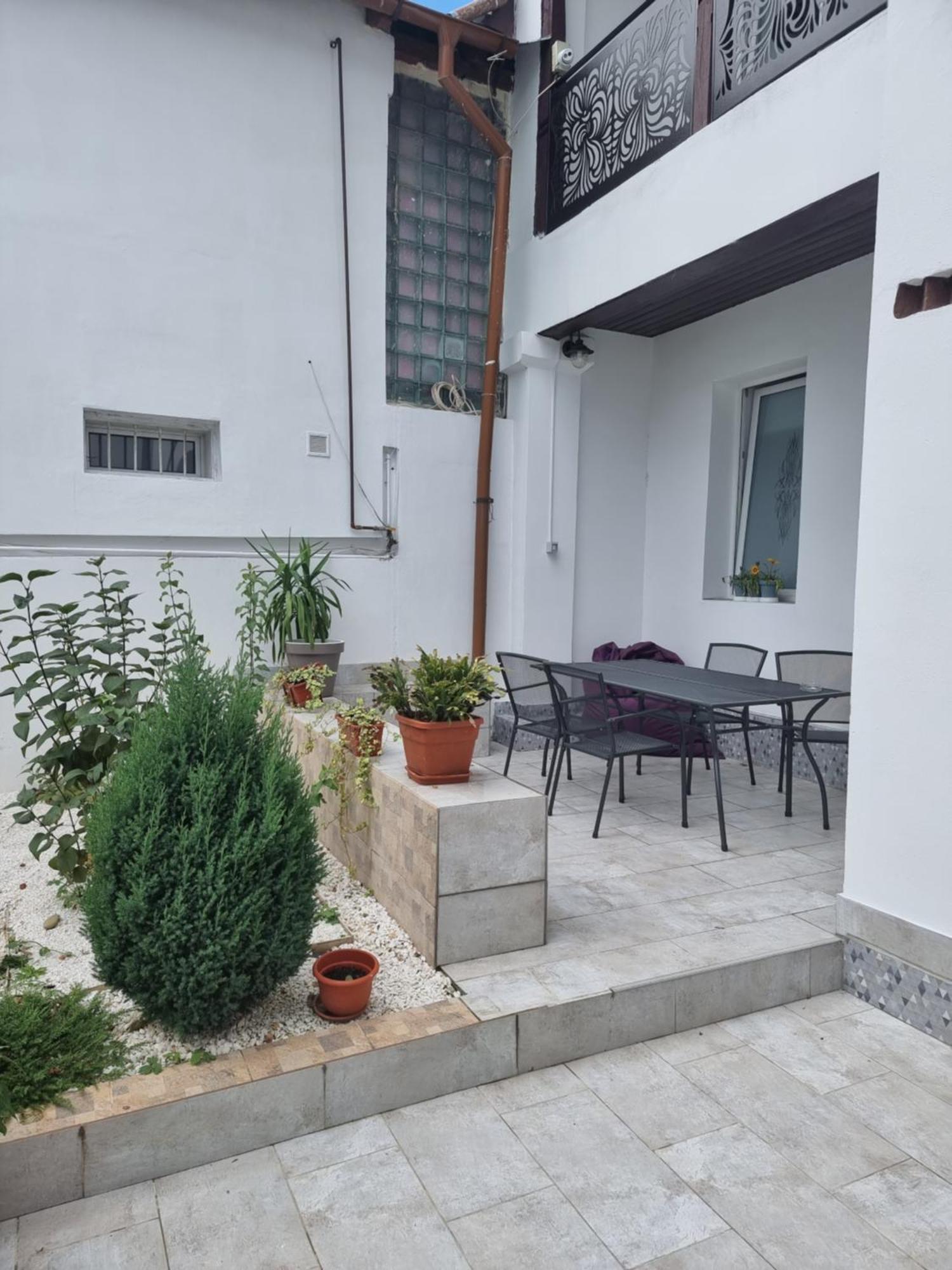 Hotel Casa Musceleana Câmpulung Zewnętrze zdjęcie